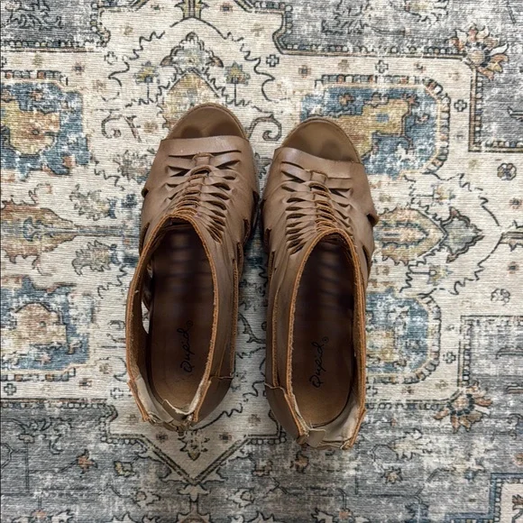 🌸Women's Tan Heeled Sandals - Picture 2 of 5